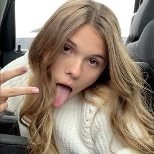 Meet your Posher, Alexis